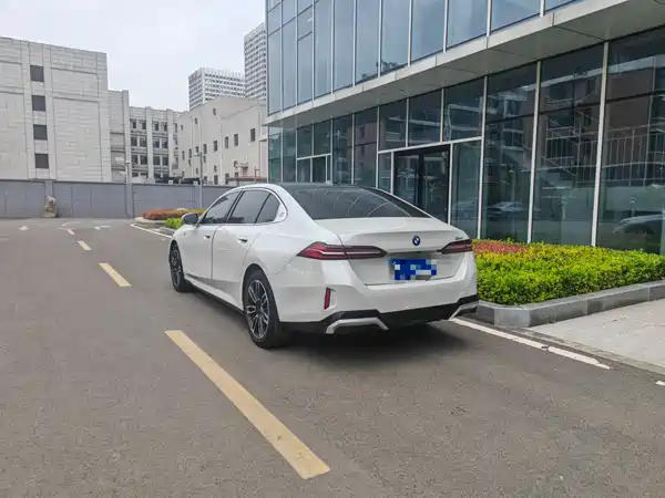 BMW 5 Series 2024