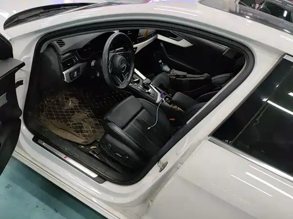 Audi A4L 2021