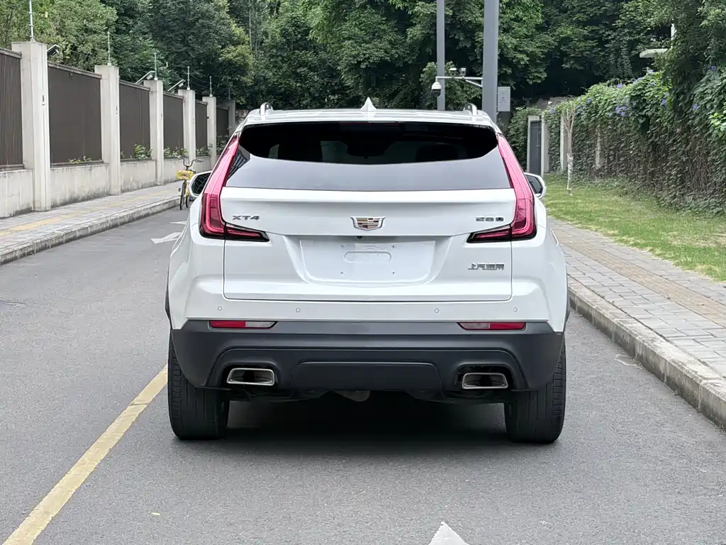 Cadillac XT4 2021 — фото 6