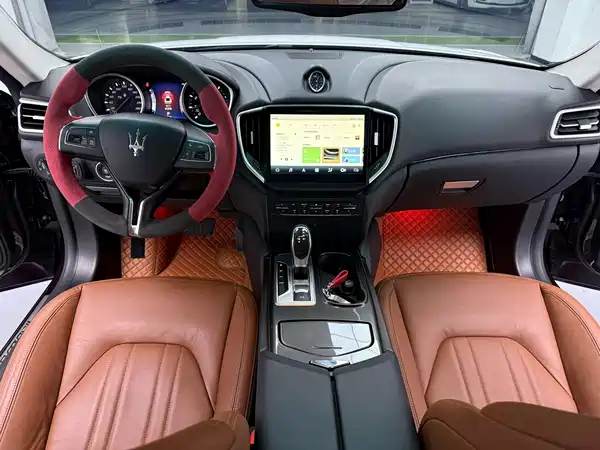 Maserati Ghibli 2015
