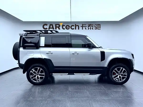 Land Rover Defender 2021