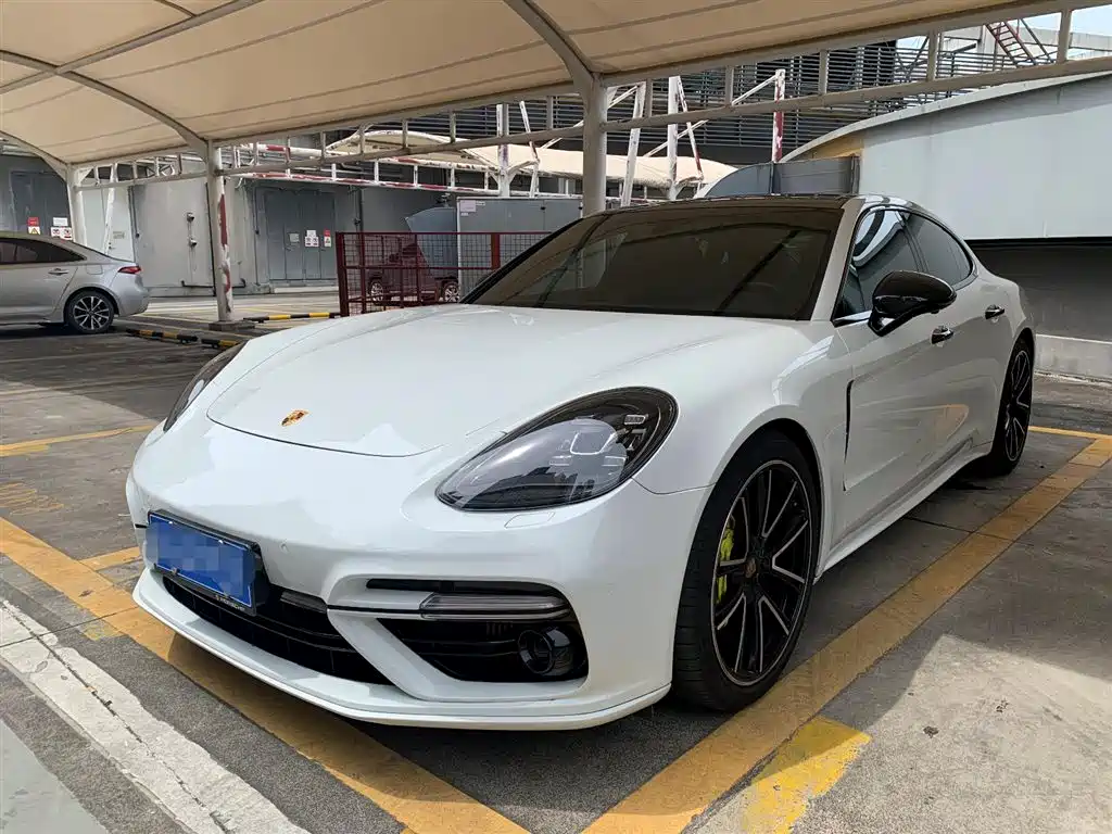 Porsche Panamera 2019 — фото 1