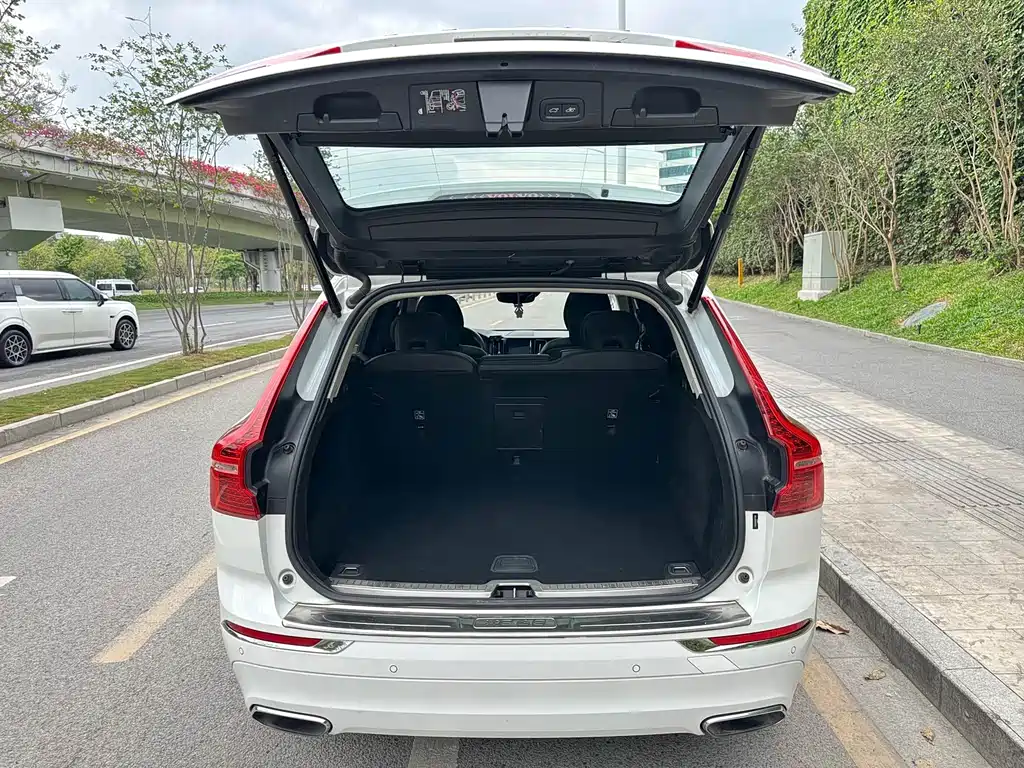 Volvo XC60 2020 — фото 22
