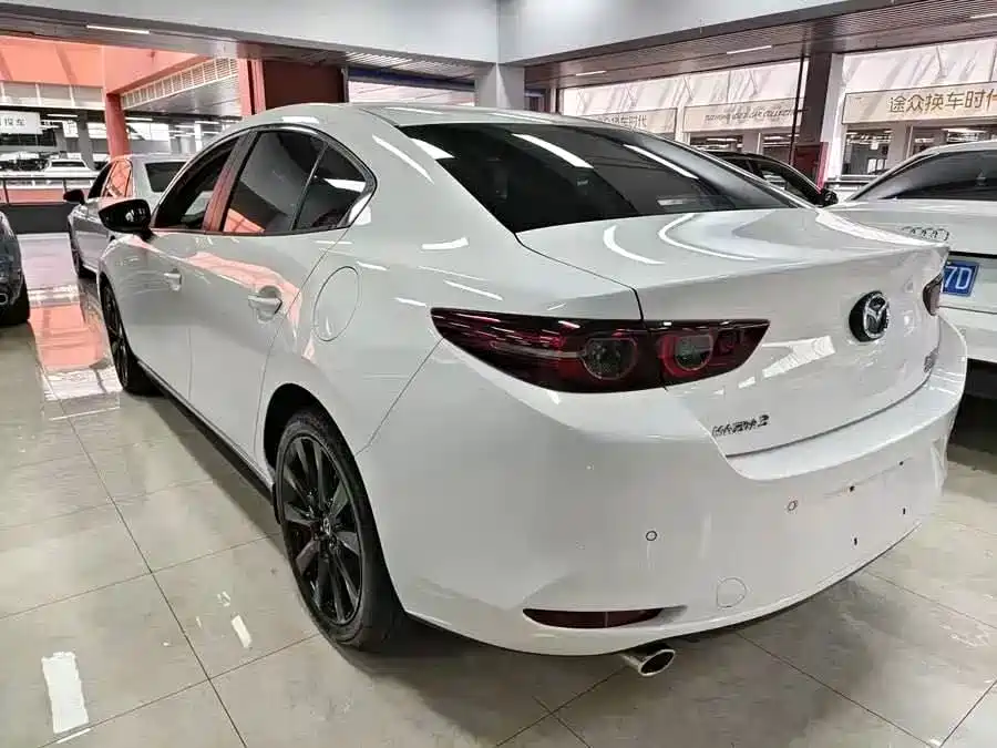Mazda 3 Axela 2024