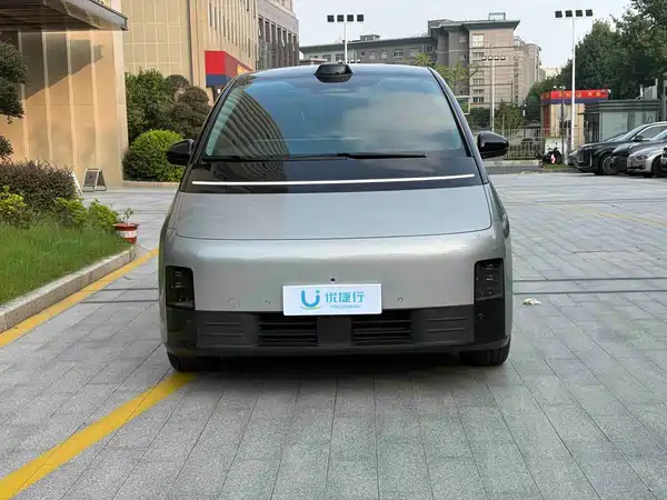 Li Auto MEGA 2024