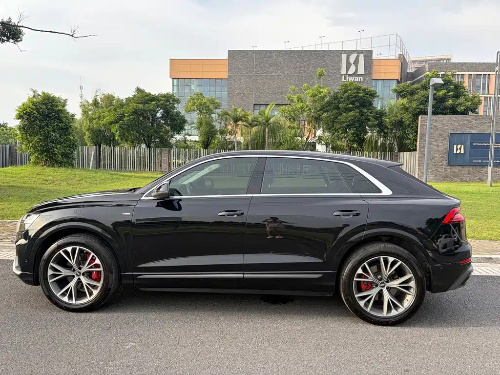 Audi Q8 2021 — фото 4