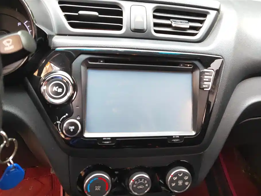 Kia K2 2015 — фото 13