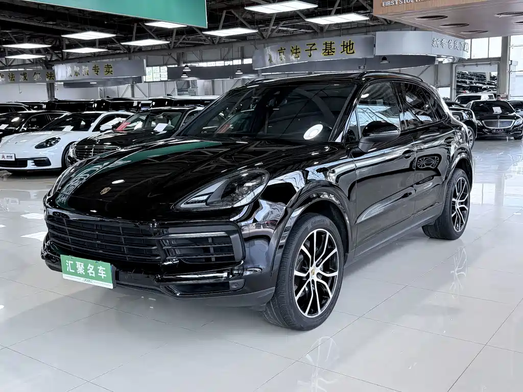 Porsche Cayenne 2022 — фото 1