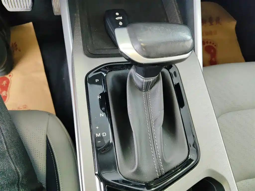 Geely Emgrand 2022 — фото 10