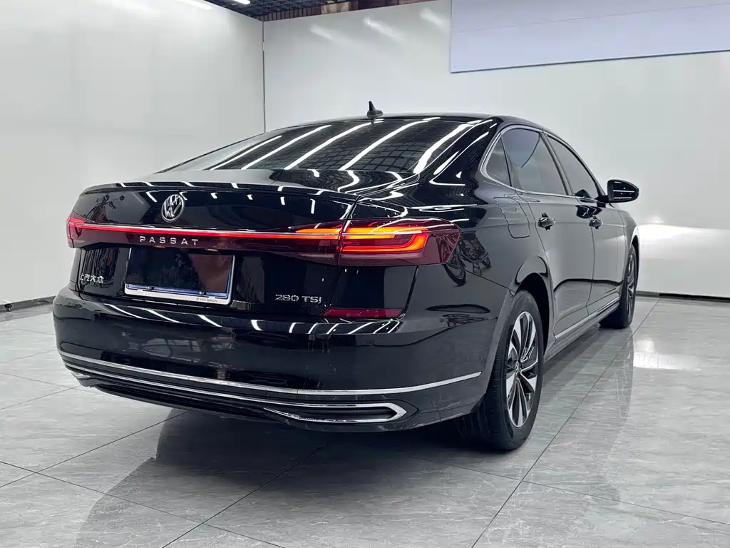 Volkswagen Passat 2023