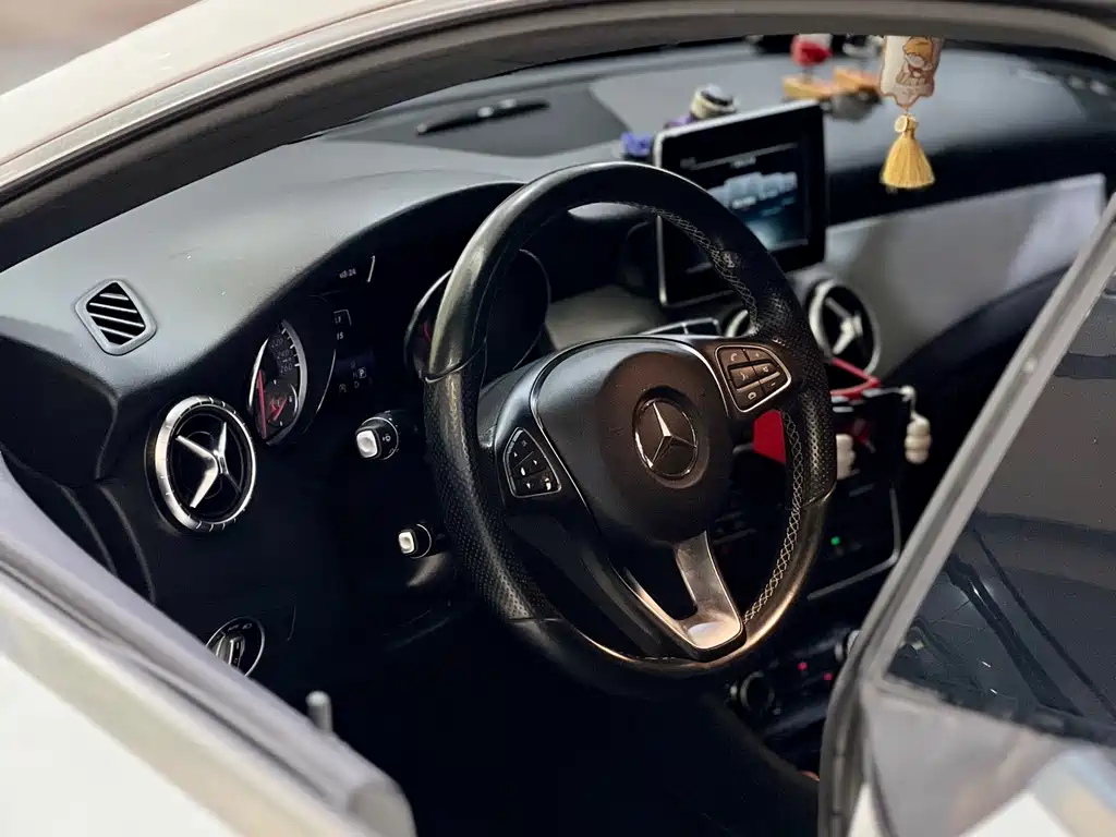 Mercedes-Benz CLA 2015 — фото 11