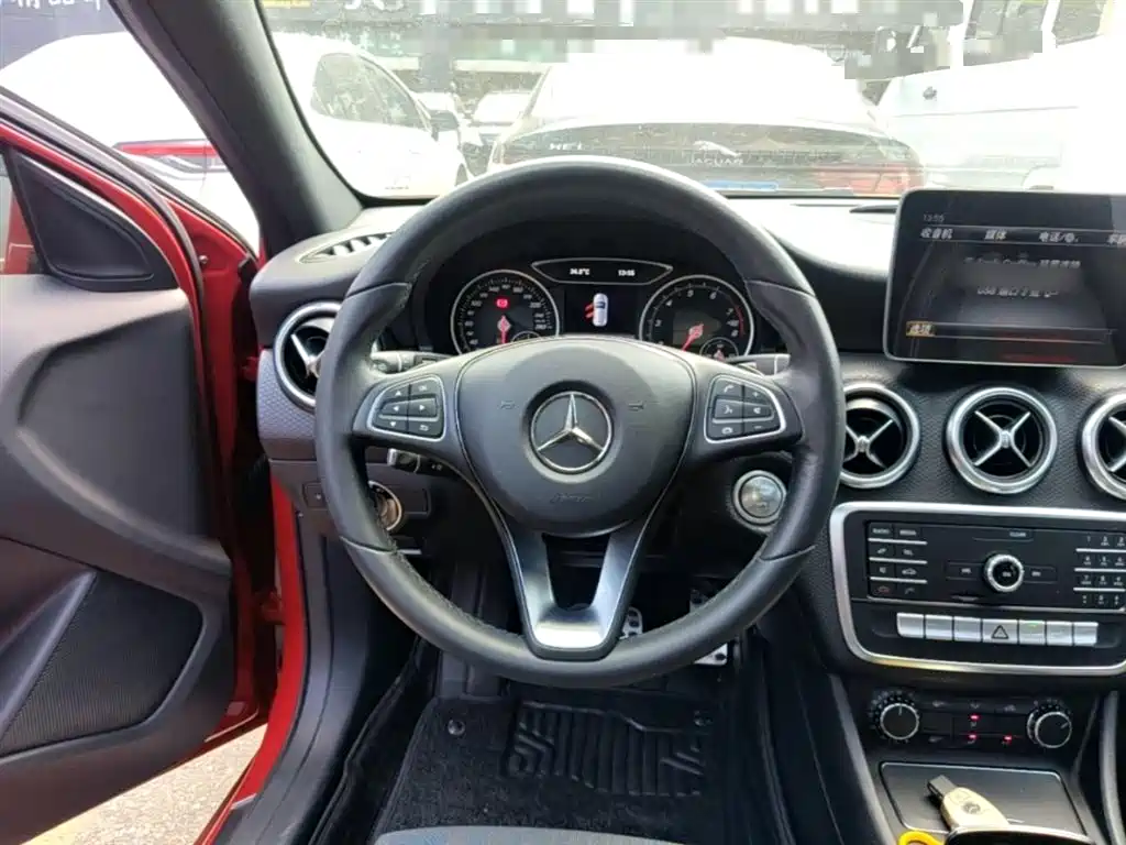 Mercedes-Benz A-Class 2018 — фото 11
