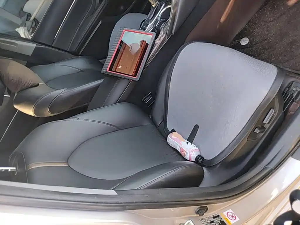 Toyota Camry 2019 — фото 25