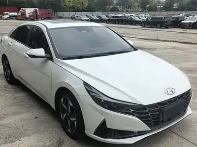 Hyundai Elantra 2023