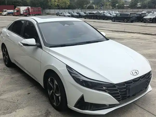 Hyundai Elantra 2023