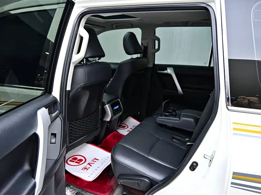 Toyota Prado 2019 — фото 13