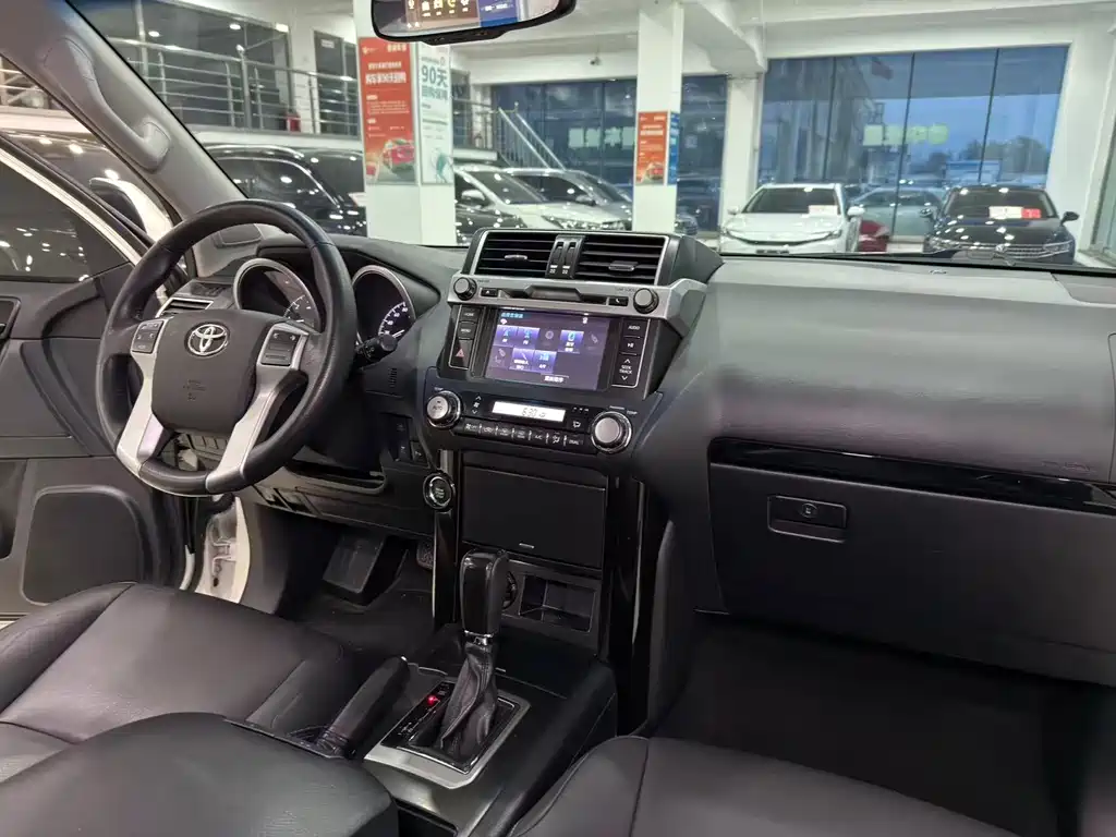 Toyota Prado 2016 — фото 11