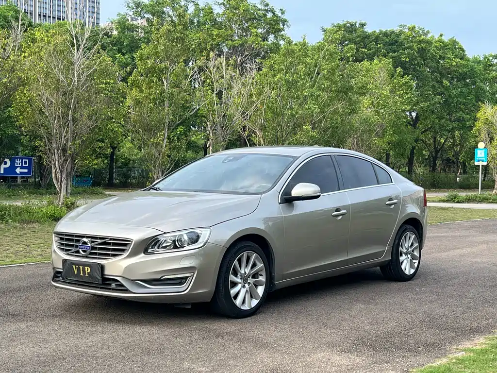 Volvo S60 2015