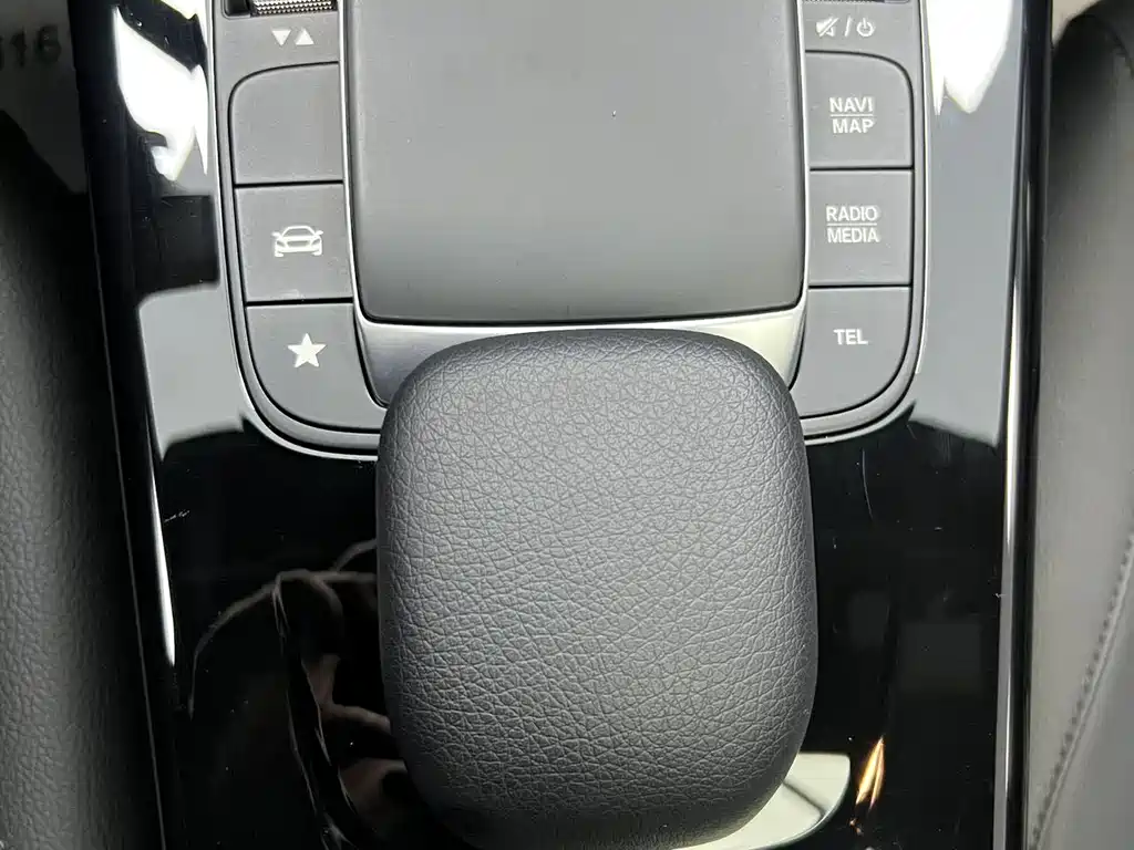 Mercedes-Benz A-Class 2022 — фото 17