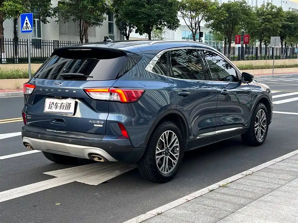 Ford Escape 2022 — фото 2