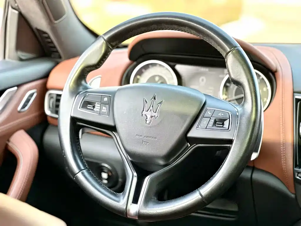 Maserati Levante 2022 — фото 9