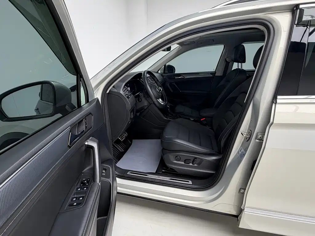 Volkswagen Tiguan L 2021 — фото 14