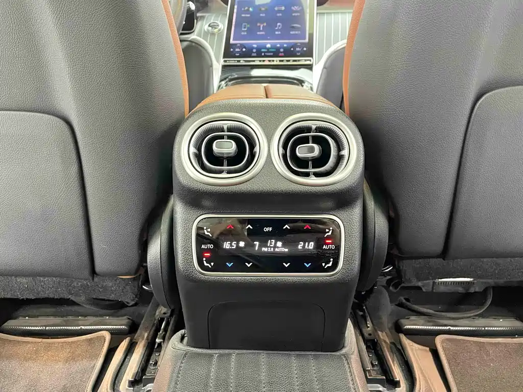 Mercedes-Benz GLC 2023 — фото 10