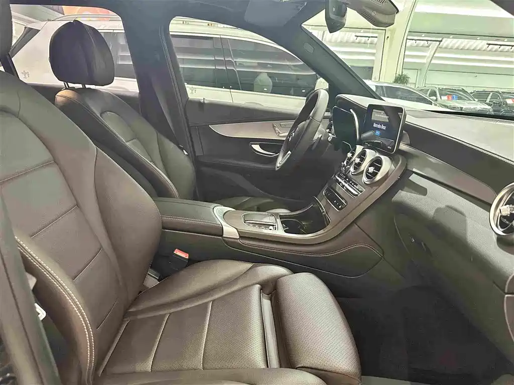 Mercedes-Benz GLC 2020 — фото 23