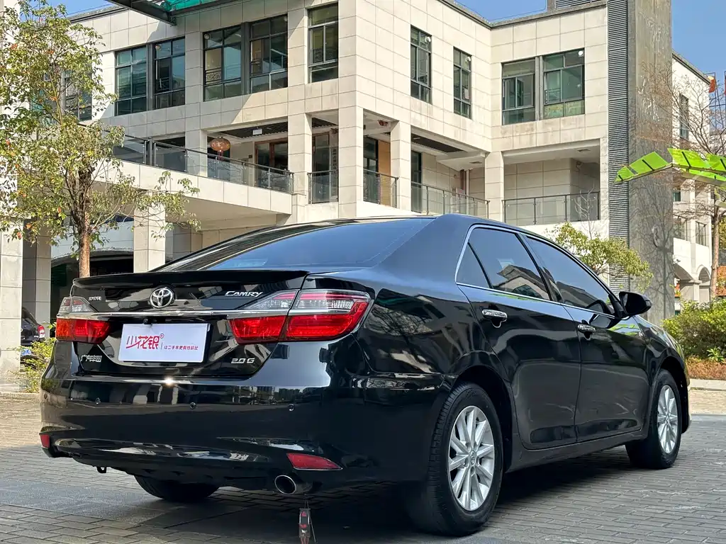 Toyota Camry 2016 — фото 9