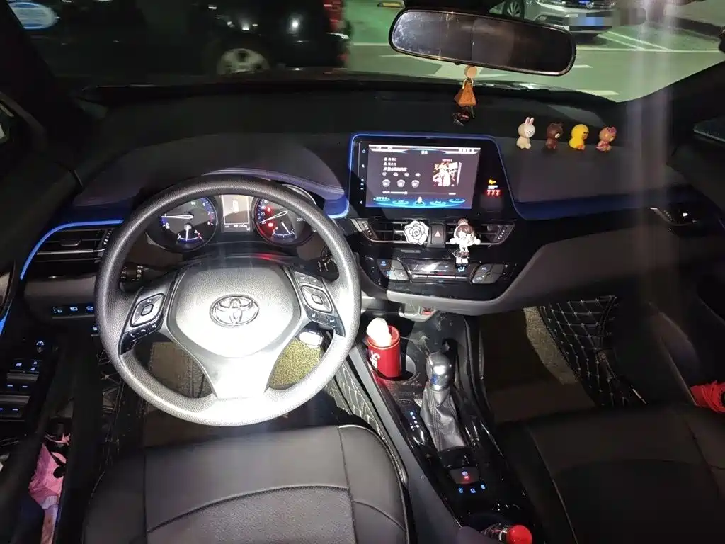 Toyota C-HR 2019 — фото 13