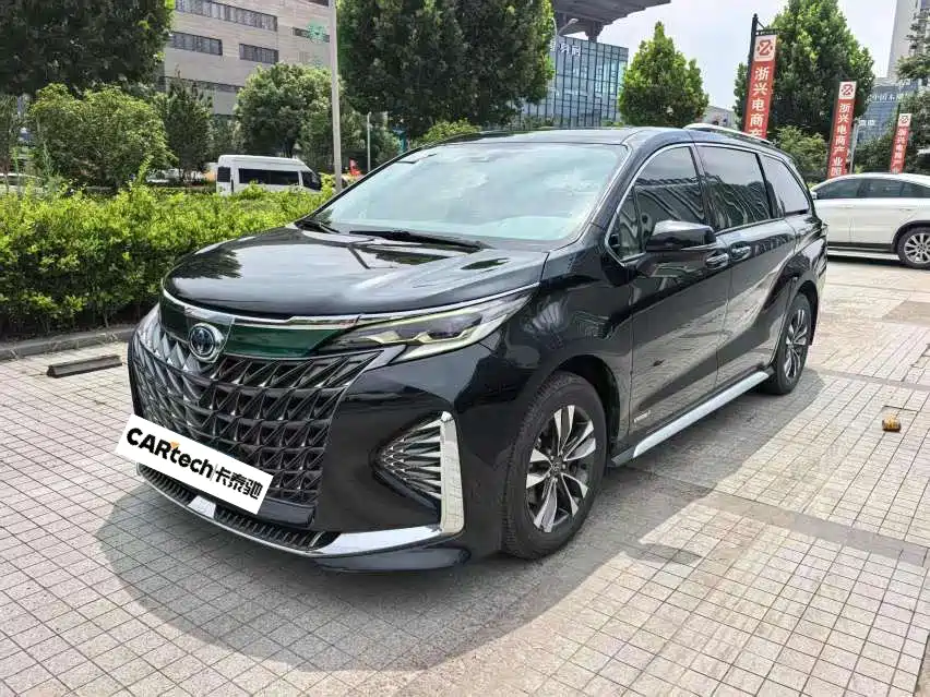 Toyota Granvia 2024