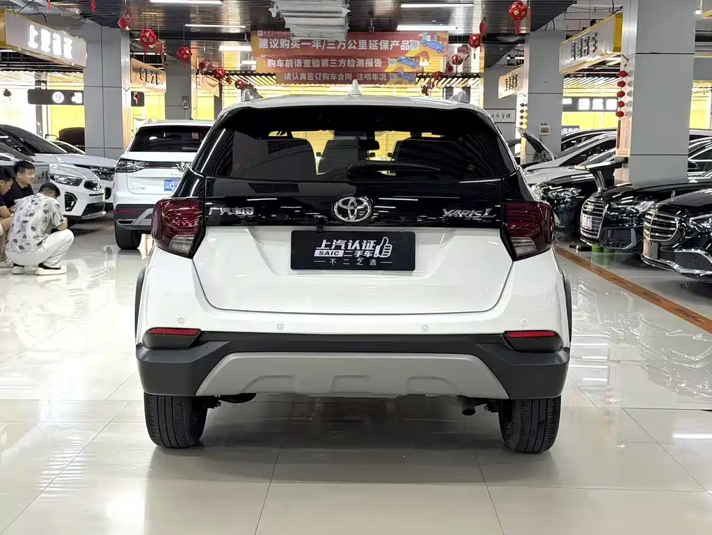 Toyota Yaris L 2022 — фото 9