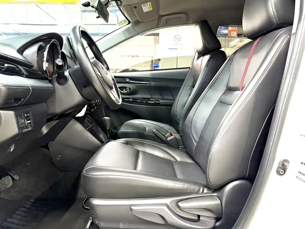 Toyota Yaris L 2022