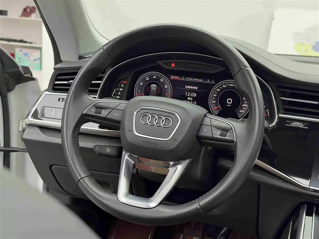 Audi Q8 2019 — фото 12