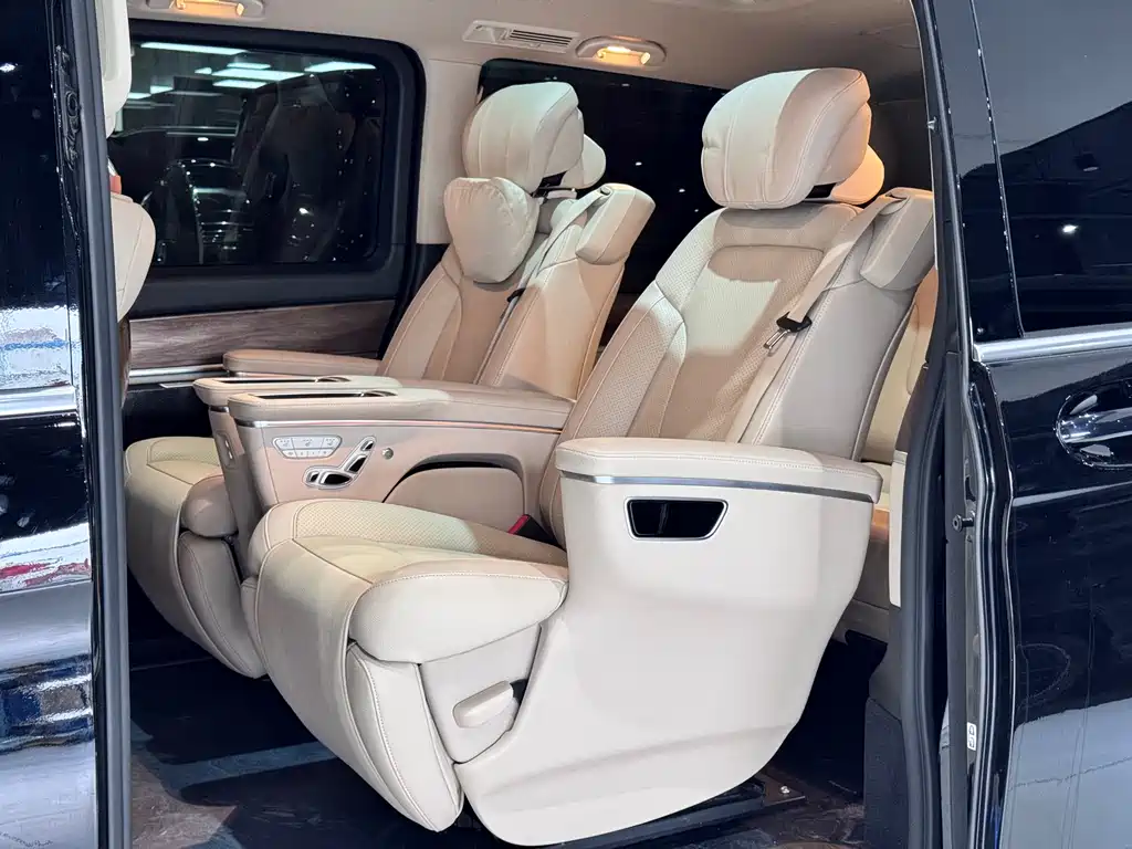 Mercedes-Benz V-Class 2021 — фото 29