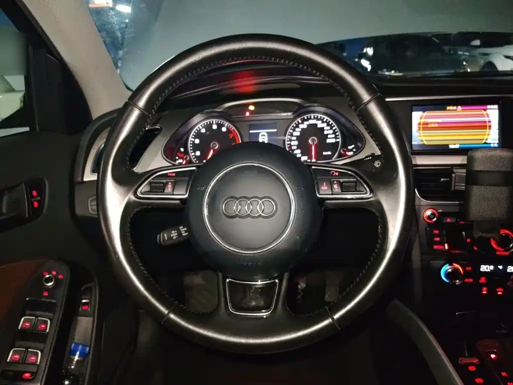 Audi A4L 2015