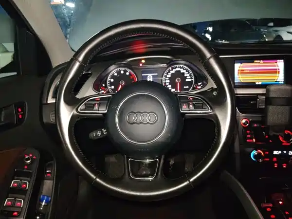 Audi A4L 2015