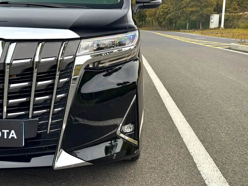 Toyota Alphard 2020 — фото 7