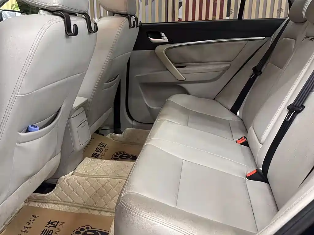 Geely Emgrand 2014