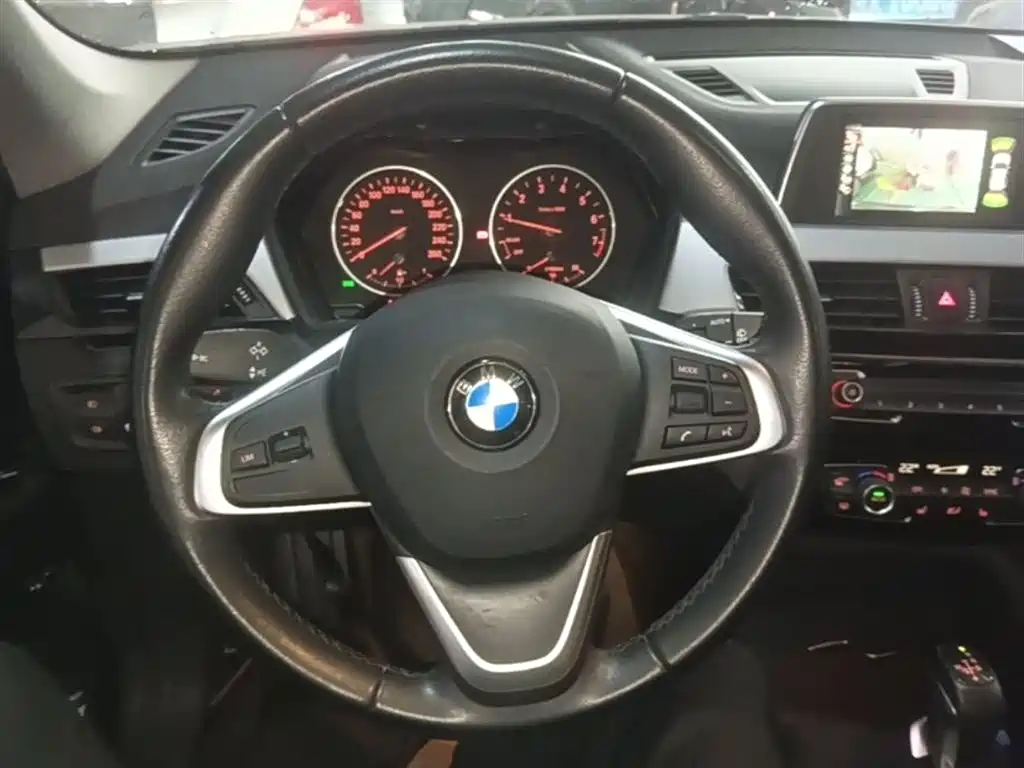 BMW X1 2017 — фото 11
