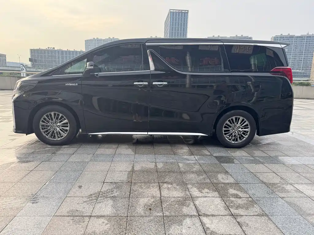 Toyota Alphard 2021 — фото 2