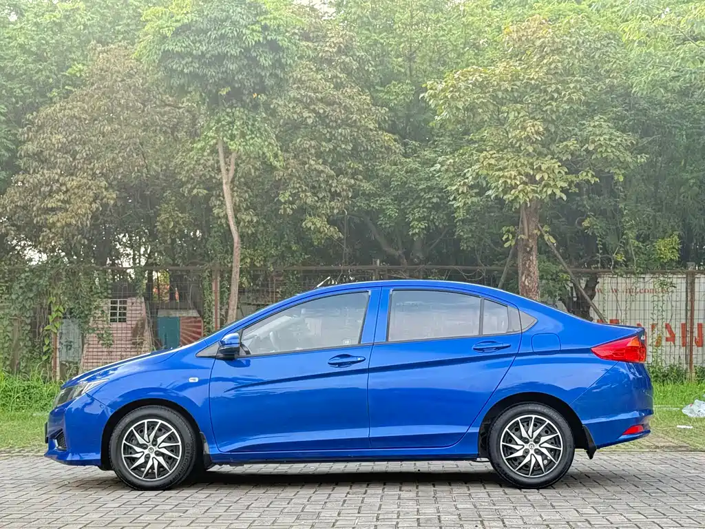 Honda City 2015 — фото 18