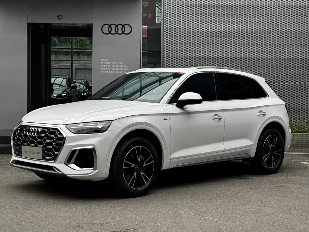 Audi Q5L 2022 — фото 1