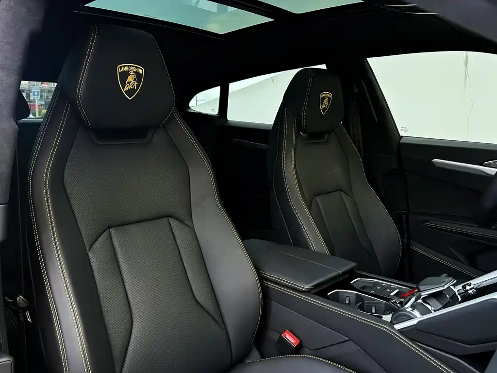 Lamborghini Urus 2024 — фото 10