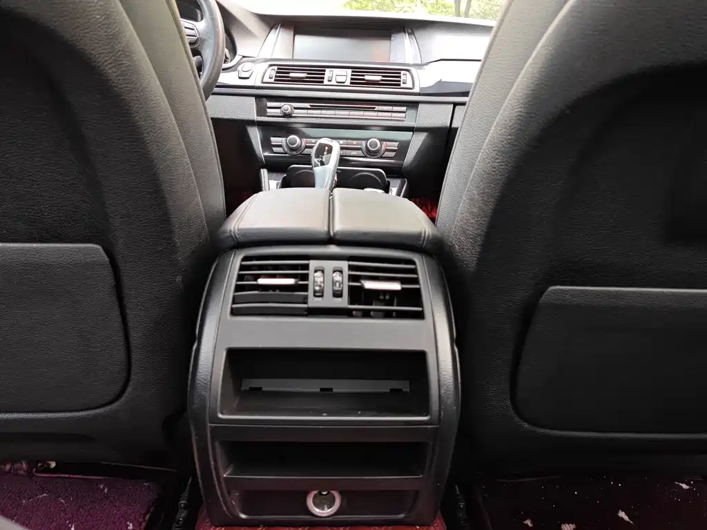 BMW 5 Series 2014 — фото 14