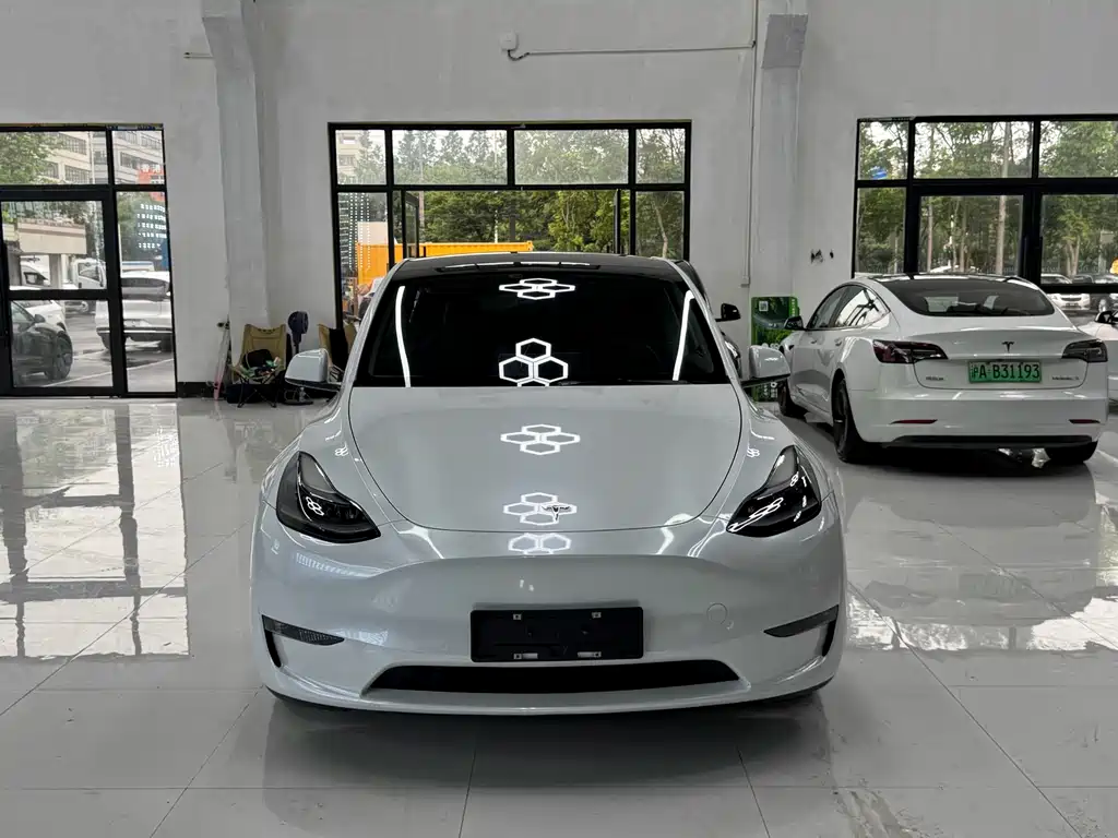 Tesla Model Y 2022 — фото 17