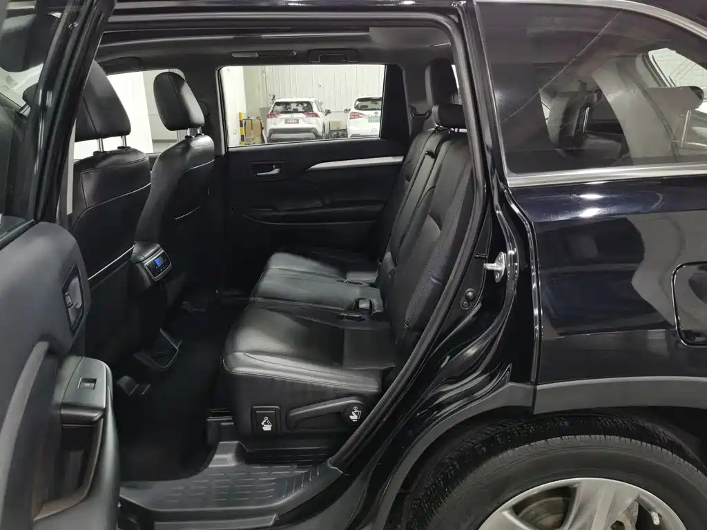 Toyota Highlander 2017 — фото 15