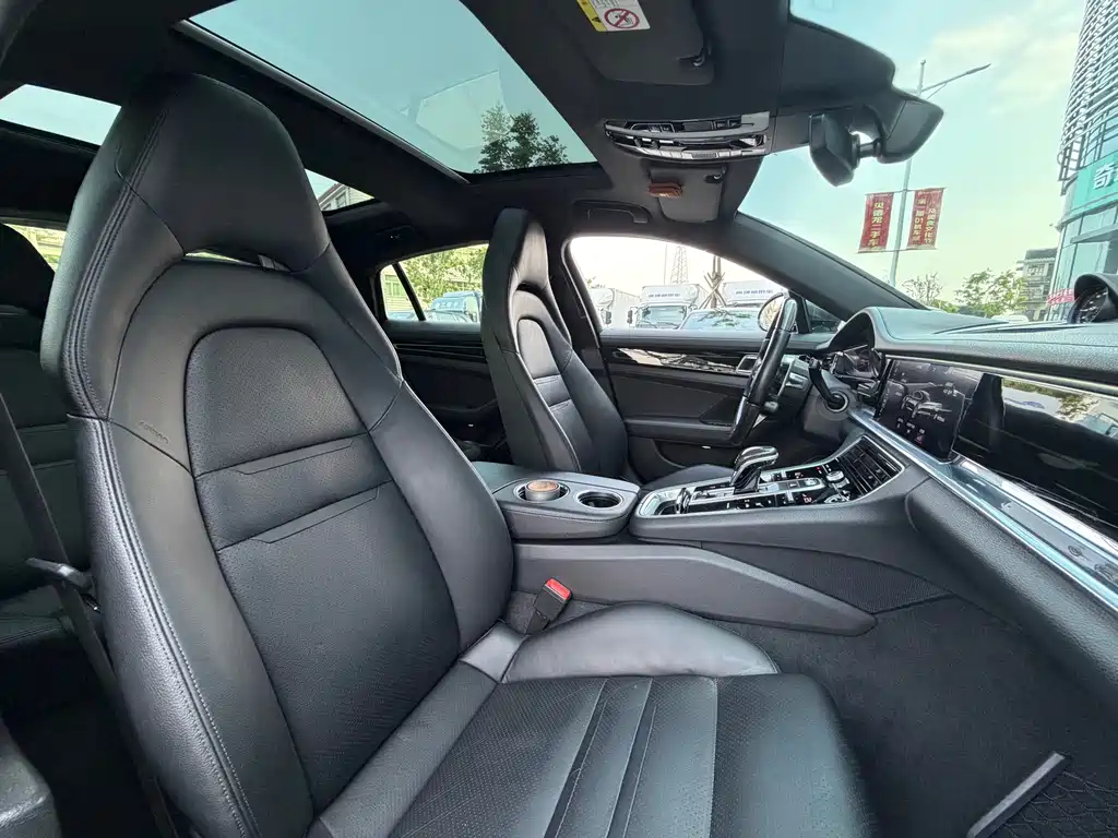 Porsche Panamera 2018 — фото 16