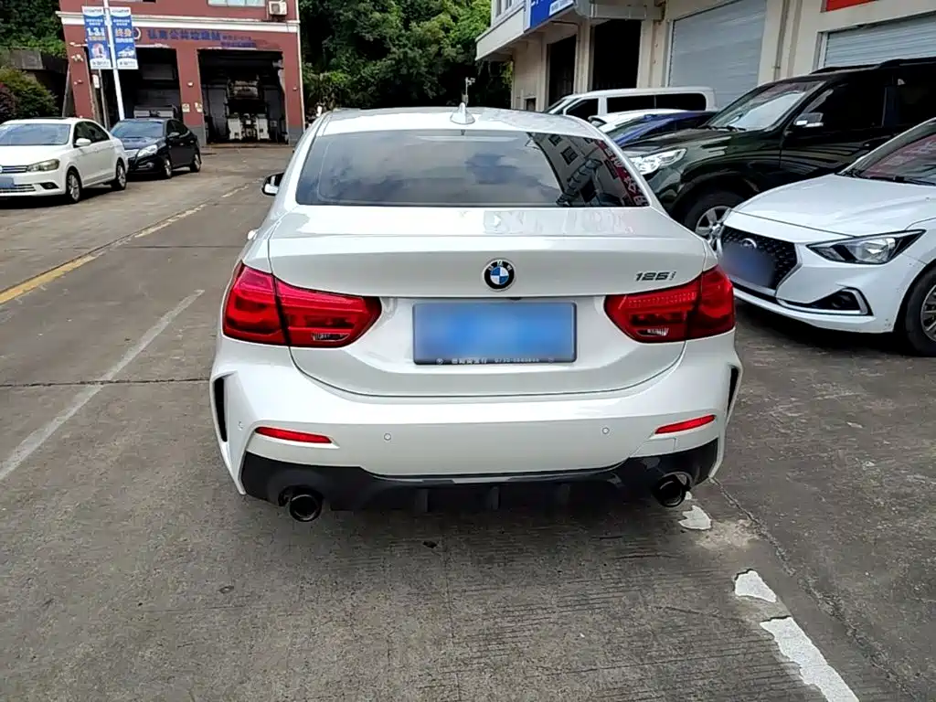 BMW 1 Series 2021