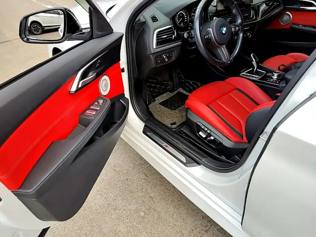 BMW 1 Series 2021 — фото 16